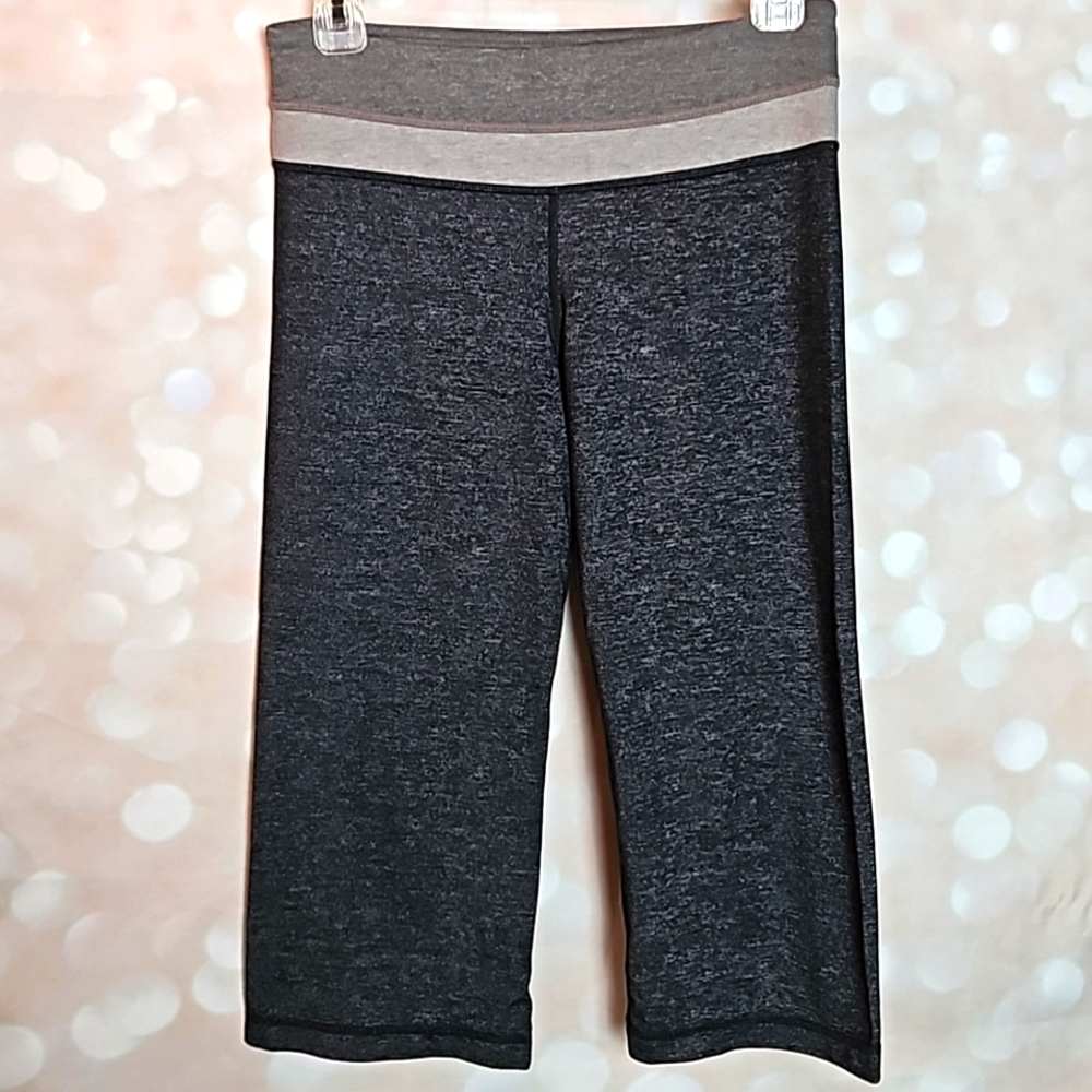 Lululemon | Charcoal Capri Leggings